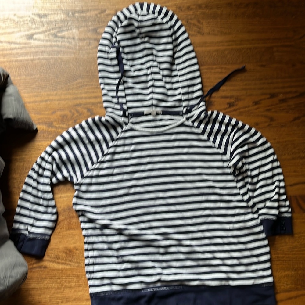 Gap navy and white striped hooded pullover size large